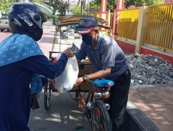 Iluminasi 2011 Bagikan Paket Sembako untuk Pekerja Harian