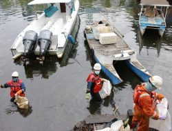 Sigap Tanggulangi Tumpahan Minyak Di Pesisir Pantai Makassar, Pertamina Lakukan Upaya Terbaik