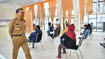 Gubernur Tinjau Lokasi Rapid Test Gratis