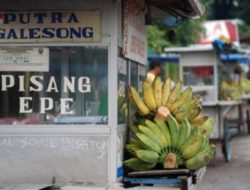 Pemkot Makassar Izinkan Pedagang Pisang Epe Kembali Berjualan