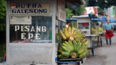 Pemkot Makassar Izinkan Pedagang Pisang Epe Kembali Berjualan