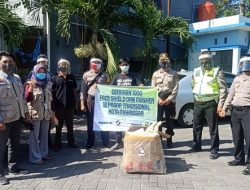 Relawan Milenial Makassar Bagikan 1000 Faceshield ke Pedagang Pasar