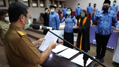 Terapkan Standar Covid – 19, Sekda Makassar Angkat Sumpah 461 PNS