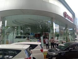 Showroom Mobil Hadji Kalla di Makassar Dilempari OTK