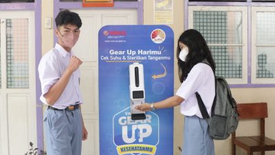 Dukung PTM, PT SJAM Salurkan Alat Cek Suhu Tubuh dan Hand Sanitizer ke Sekolah-sekolah