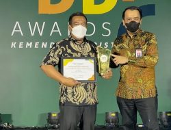 Dukung Kemajuan Pendidikan, Yamaha Raih DUDI Awards dari Kemendikbudristek