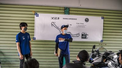 Yamaha bLU cRU Wadah Konsumen Geber All New R15 Connected Series di Sirkuit