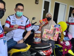 Peringati Harpelnas, GM PT SJAM Antar Langsung Motor Ke Rumah Konsumen