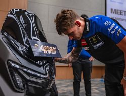 Fabio Quartararo Jumpa Fans di Kota Mataram dan City Touring Naik Yamaha XMAX