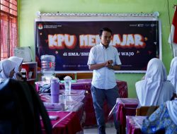 KPU Wajo Edukasi Pemilih Pemula Lewat Program “KPU Mengajar”