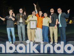 Dave Hendrik – Iwet Ramadhan Pecahkan Rekor MURI Usai 11 Jam Live TikTok Tanpa Putus Bareng Indosat